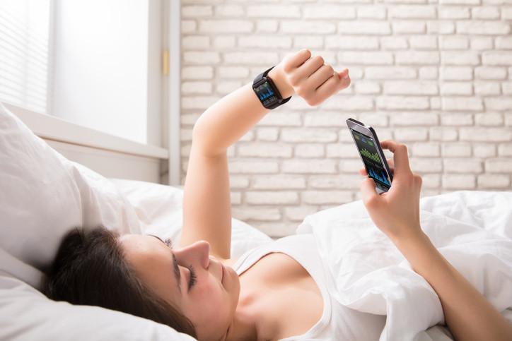 Wearables​ Everywhere Forget⁤ Traditional Healthcare, Get a Gadget